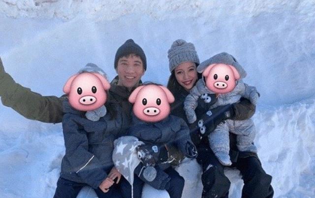 王力宏老婆和孩子宅家做瑜伽两永利app手机版官网女儿乖巧配合李靓蕾蚂蚁腰抢镜(图1)