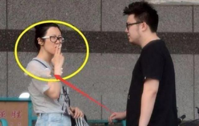 王博谷素颜练劈叉生子前后婆婆态度yl6809永利大不同儿子隔代遗传似英达(图7)