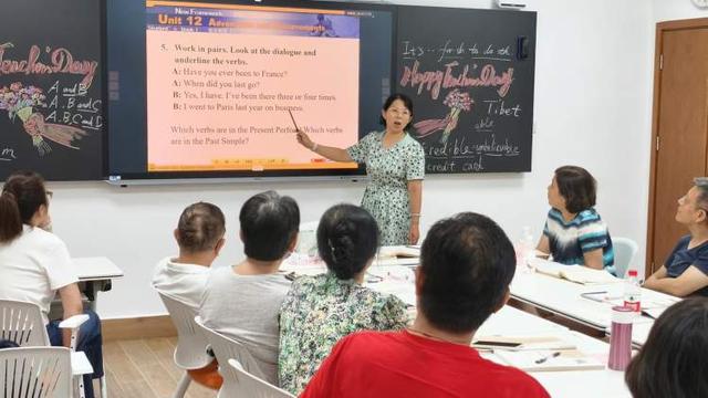 退休的快乐谁懂啊！从小永利澳门官方入口提琴到德语这个区的老年大学规模创历史抢课拼(图3)